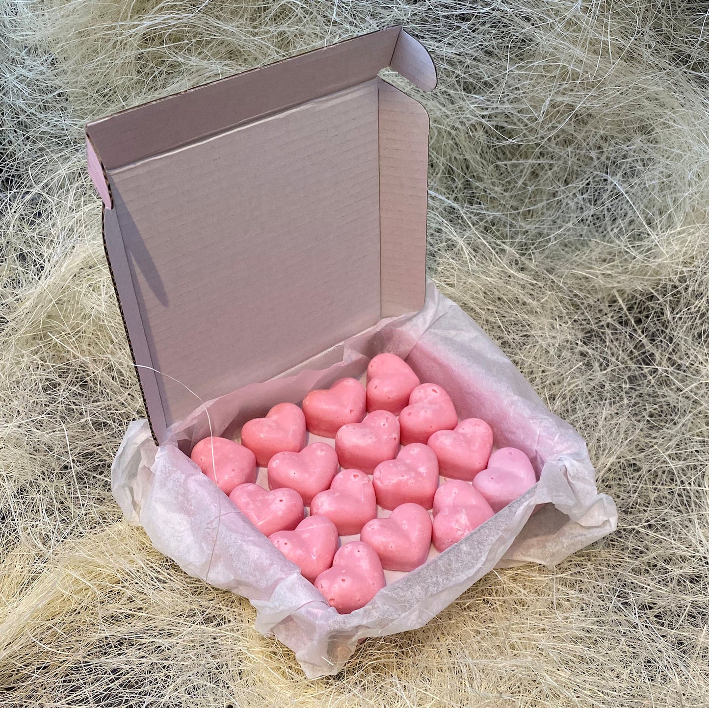 16 Strawberry Daiquiri Small Wax Hearts