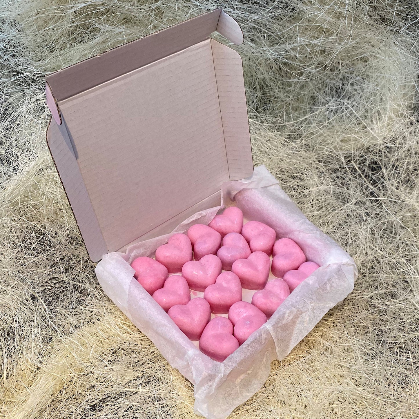 16 Rhubarb Gin Small Wax Hearts